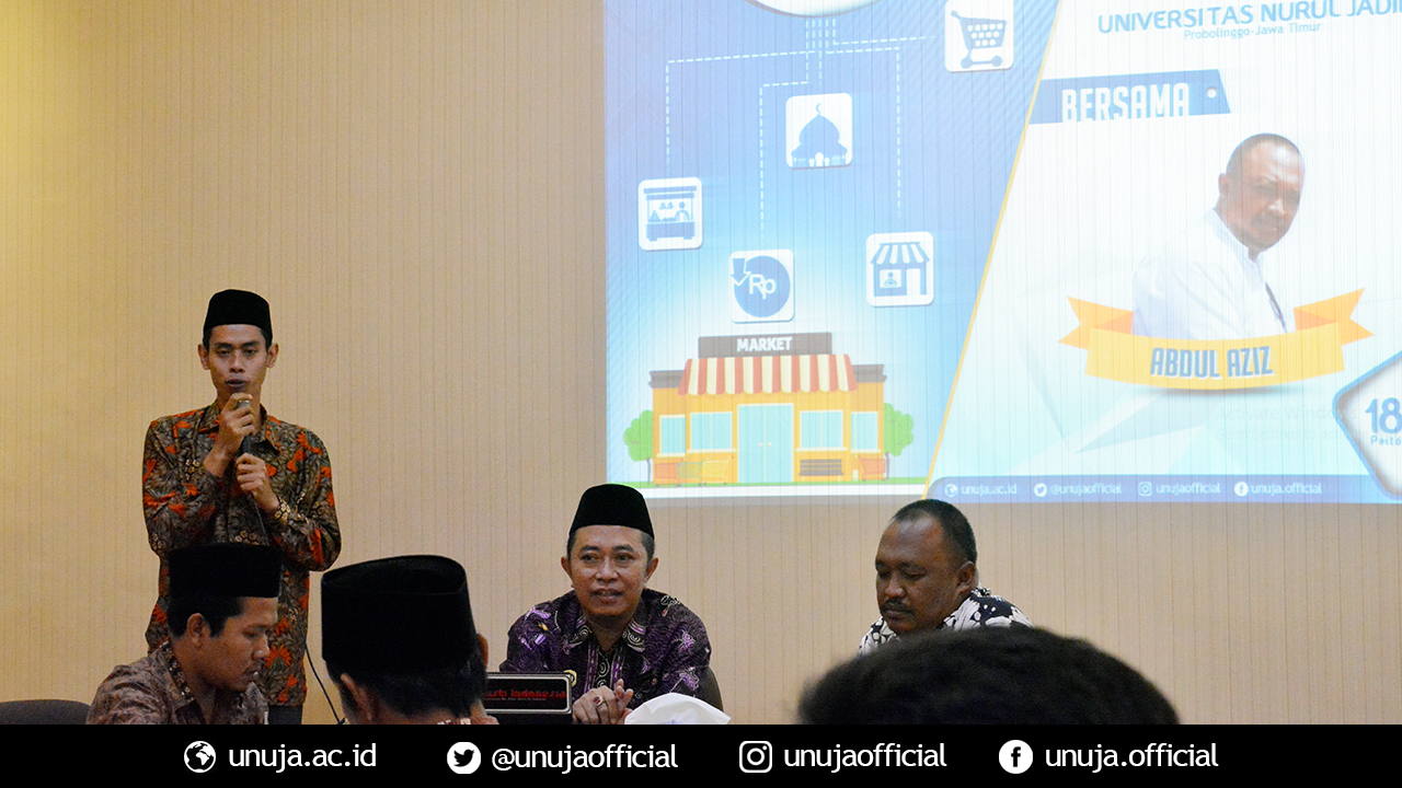 Bapak Kamil Malik (Head of LPPK) speaks in the seminar on Pesantren-Based Small-Medium Enterprises (UKM Berbasis Pesantren) in UNUJA