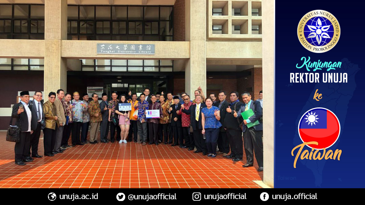 Rektor berpose di depan Perpustakaan Thunghai pasca pertemuan di Tunghai University