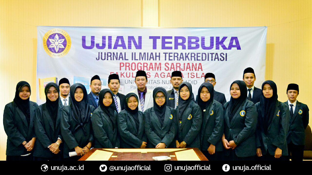 Foto bersama para peserta Ujian Terbuka bersama seluruh dewan penguji