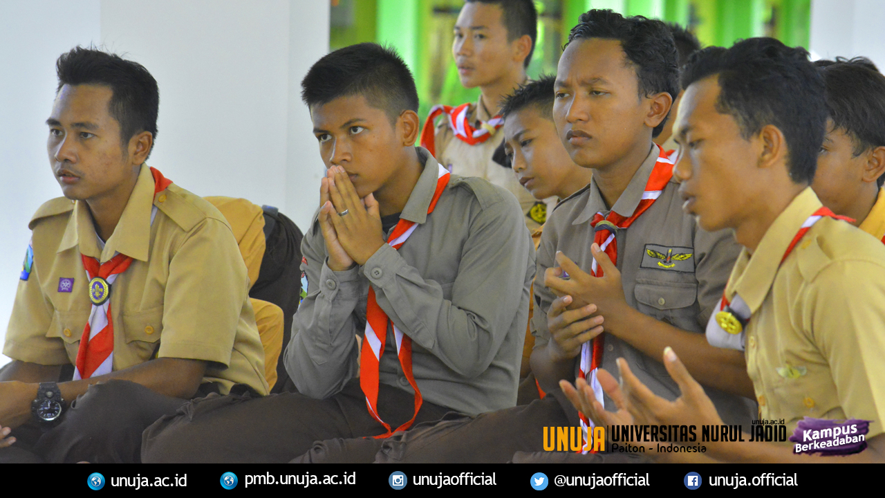 Doa bersama usai melaksanakan sholat asar berjamaah