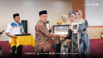 13 Dosen UNUJA Terima Penghargaan Perma Pendis Award 2025
