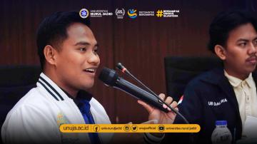 Jadi Narasumber Seminar Nasional, Mahasiswa Pascasarjana UNUJA Gaungkan Nilai-Nilai Pesantren